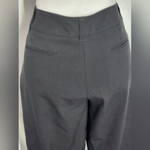 Daisy Fuentes brand size 10 black capri slacks - Picture 3 of 8